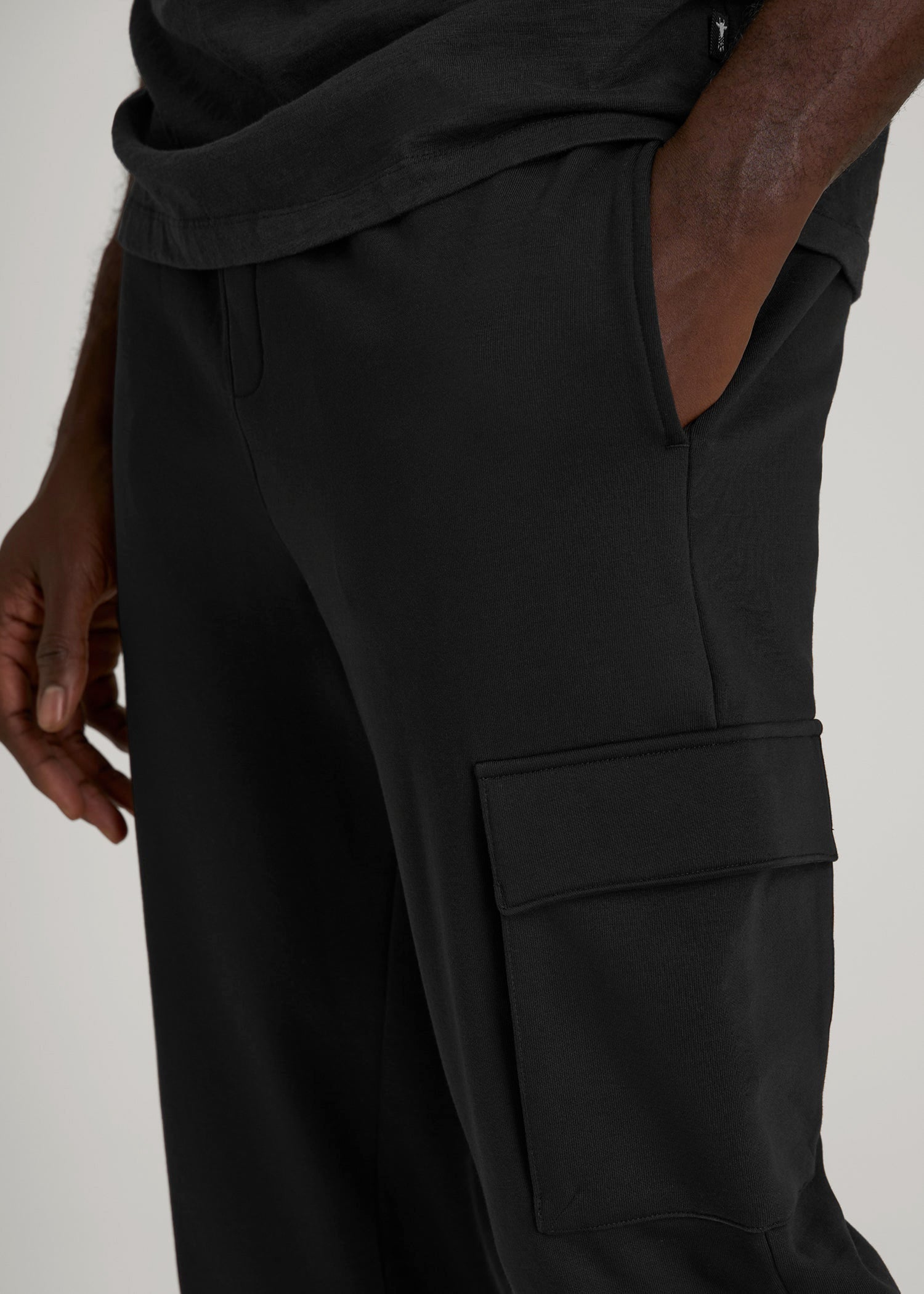 Wearever Fleece Straight Leg Cargo Sweatpant for Tall Men in Black