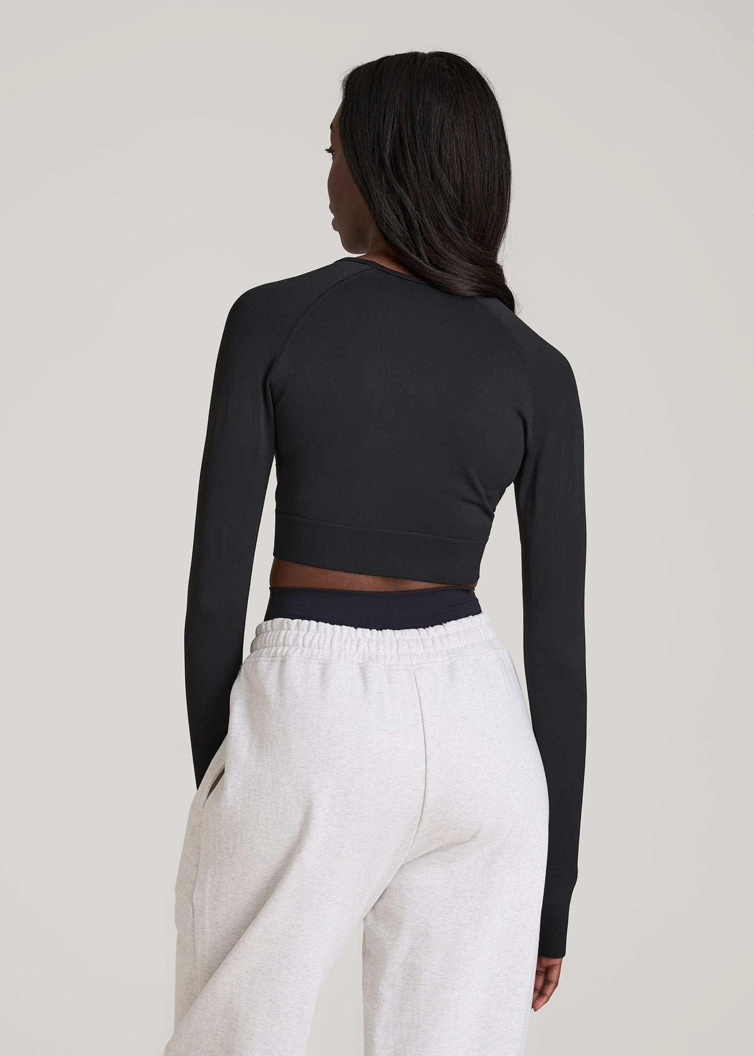 Compression Long Sleeve Cropped Training Top for Tall Women in Black