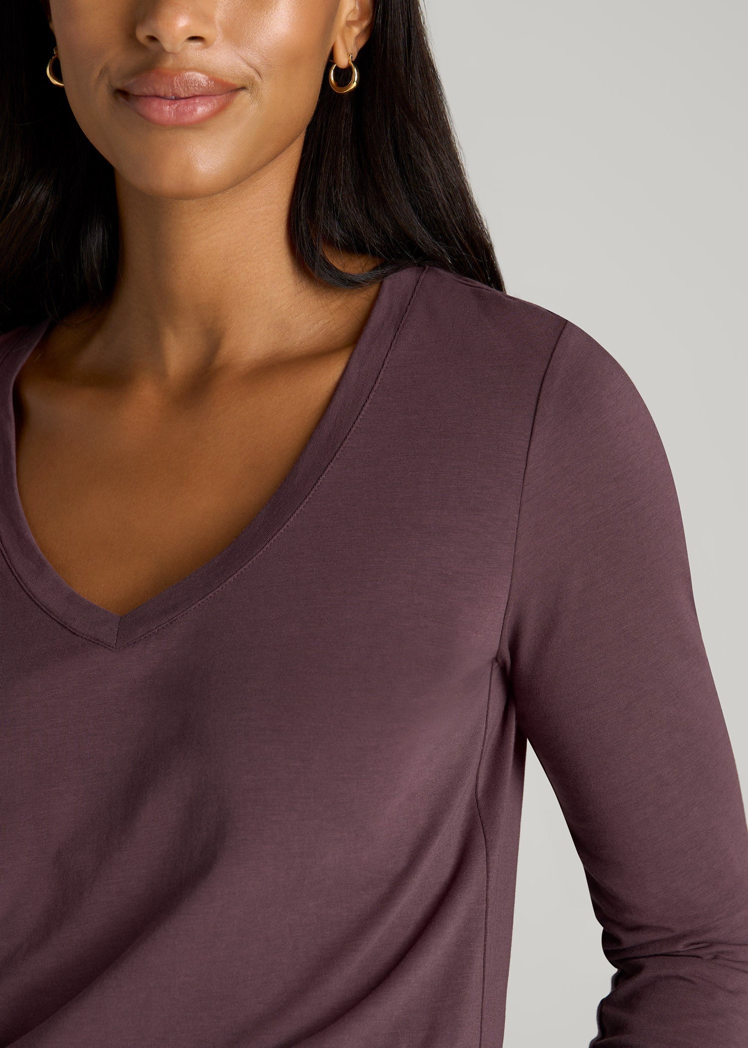 Long Sleeve Scoop V-Neck Tee Shirt for Tall Women in Merlot
