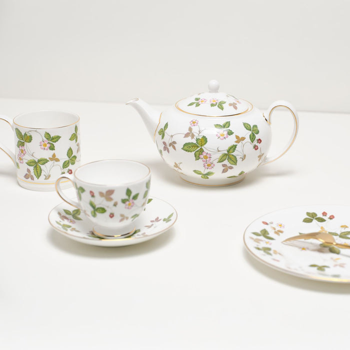 Wild Strawberry Classic Lidded Mug